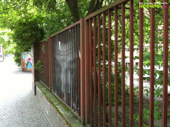 Рисунок на заборе