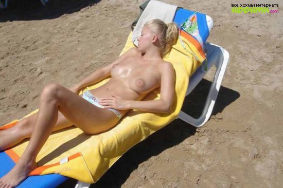 Красивые девушки на пляже голые